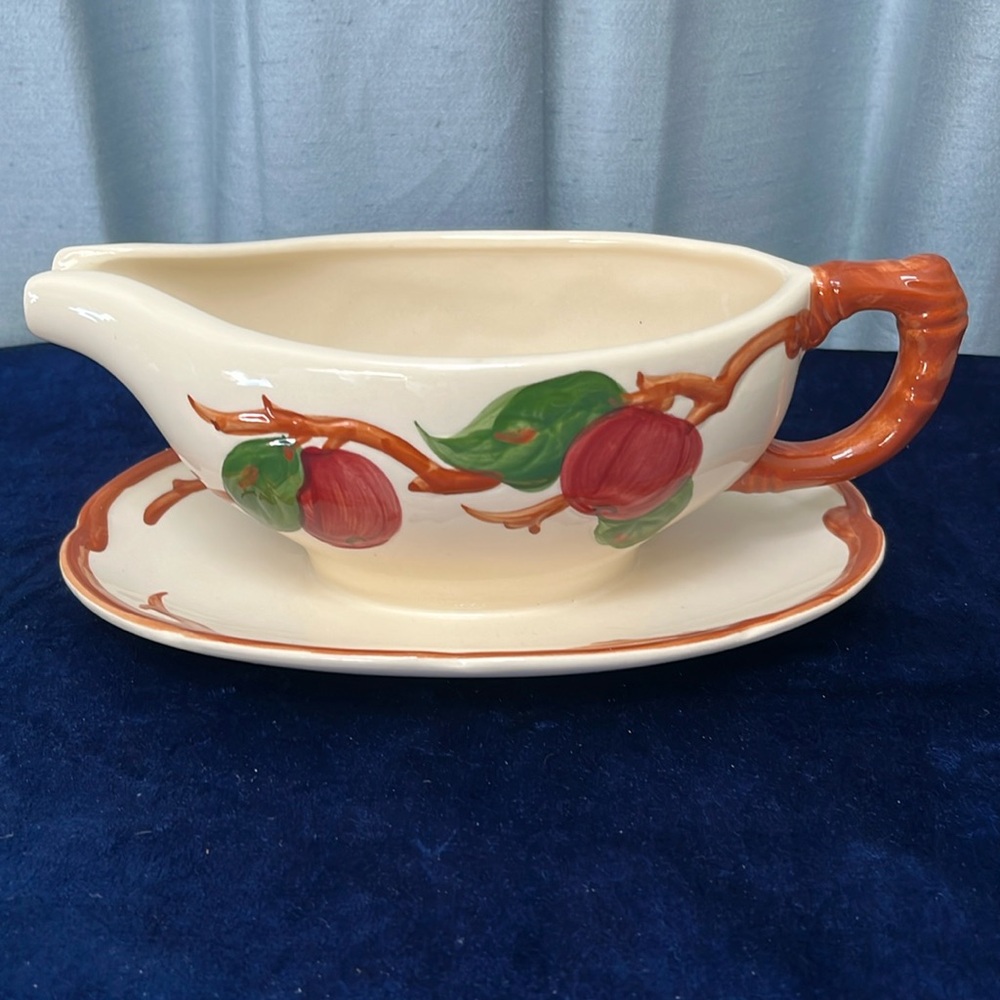 Franciscan Apple Gravy Boat with attached underplot Made in USA